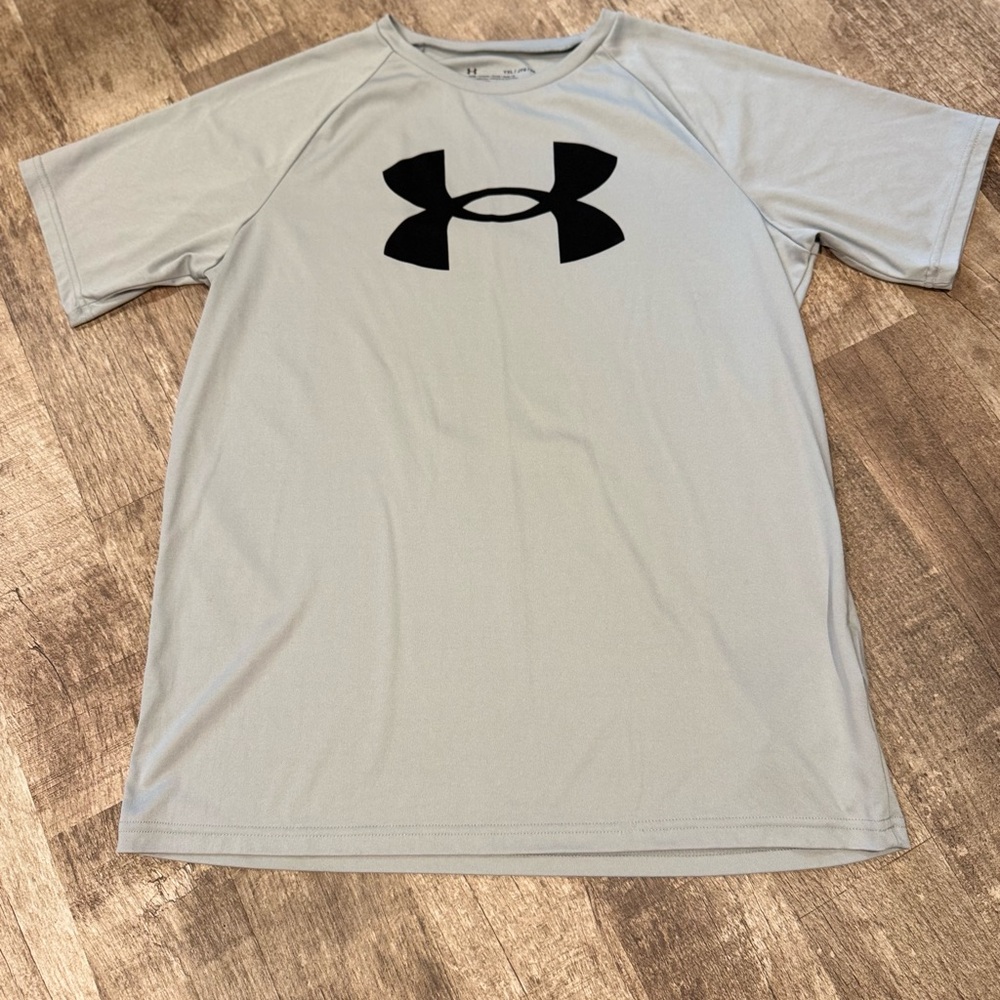 Youth XL Under Armour T-Shirt
